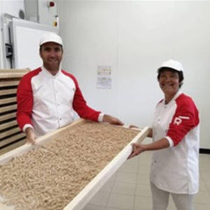 Mathieu et Jocelyne, producteurs de pâtes Sarthoises pour Annagram, épicerie vrac et bio située au Mans.